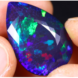 Opale Ethiopienne honeycomb AAA facettée 18.19 carats