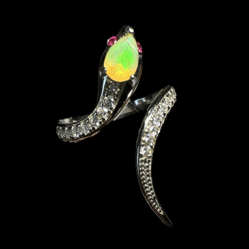 Bague argent plaqué or blanc "serpent" opale facettée