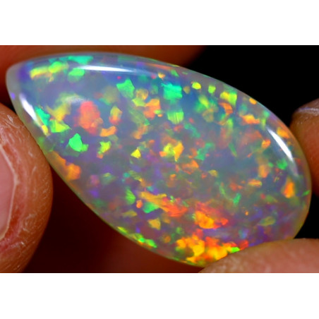 Opale éthiopienne rainbow crystal 14.30 carats