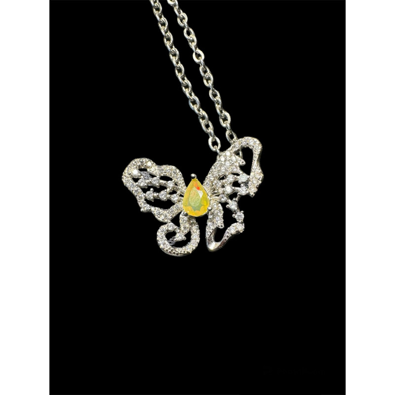 Pendentif argent "papillon" Opale Ethiopienne facettée