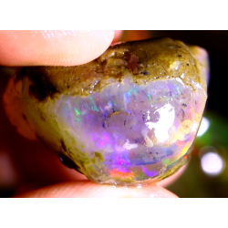 Opale brute crystal 44.25 carats
