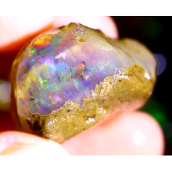 Opale brute crystal 44.25 carats