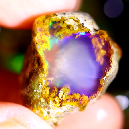 Opale brute crystal 43.15 carats