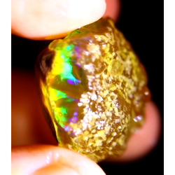 Opale brute crystal 55.50 carats