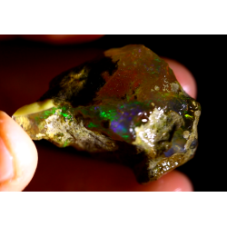 Opale brute crystal 60.90 carats