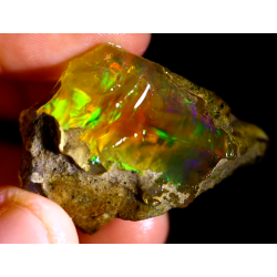 Opale brute crystal 60.90 carats