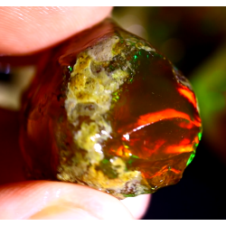 Opale brute crystal 49.25 carats