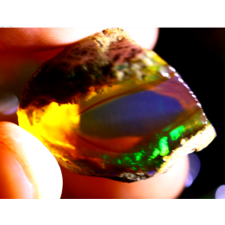 Opale brute crystal 60.35 carats