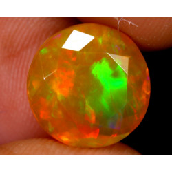 Opale  Ethiopienne facettée orange 4.27 carats