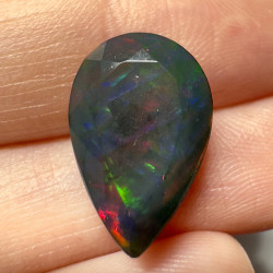 Opale Ethiopienne facettée AAA 3.55carats