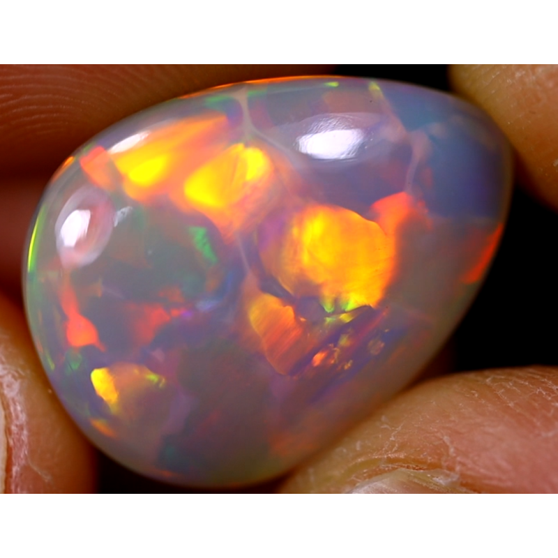 Opale éthiopienne 9.75 carats TOP GRADE