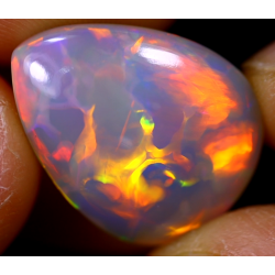 Opale éthiopienne 9.75 carats TOP GRADE