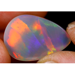 Opale éthiopienne 11.40 carats TOP GRADE