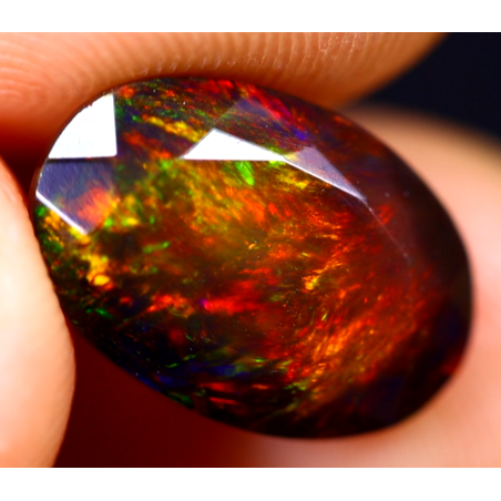 Opale Ethiopienne facettée AAA 2.50 carats