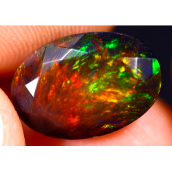 Opale Ethiopienne facettée AAA 2.50 carats