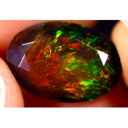 Opale Ethiopienne facettée AAA 2.50 carats