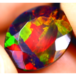 Opale Ethiopienne facettée AAA 3.60 carats