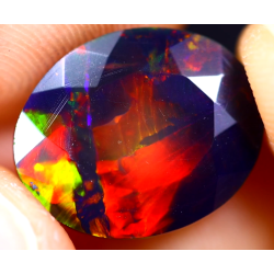 Opale Ethiopienne facettée AAA 3.60 carats
