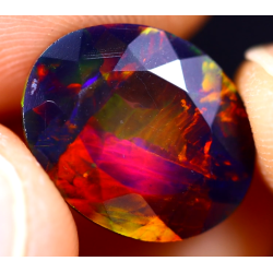 Opale Ethiopienne facettée AAA 3.60 carats