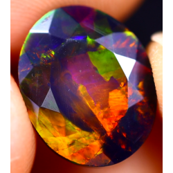 Opale Ethiopienne facettée AAA 3.60 carats