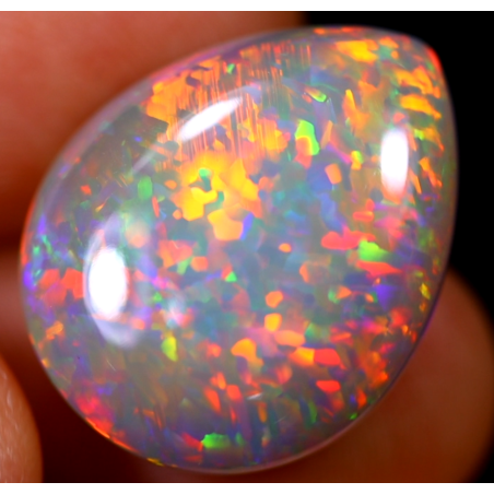 Opale éthiopienne 12.85 carats TOP GRADE