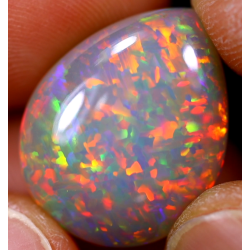Opale éthiopienne 12.85 carats TOP GRADE