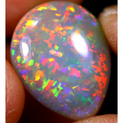 Opale éthiopienne 12.85 carats TOP GRADE