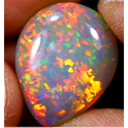 Opale éthiopienne 12.85 carats TOP GRADE