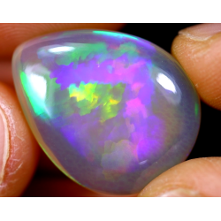 Opale éthiopienne 17.91 carats TOP GRADE