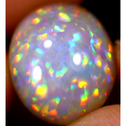 Opale éthiopienne 13.65 carats TOP GRADE