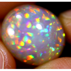 Opale éthiopienne 13.65 carats TOP GRADE
