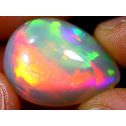 Opale éthiopienne 16.36 carats TOP GRADE