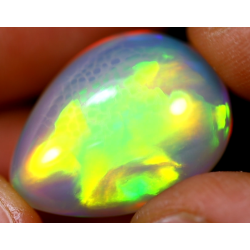 Opale éthiopienne 16.36 carats TOP GRADE