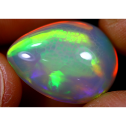 Opale éthiopienne 16.36 carats TOP GRADE