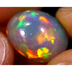 Opale éthiopienne 6.90 carats TOP GRADE