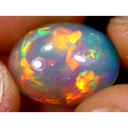 Opale éthiopienne 6.90 carats TOP GRADE