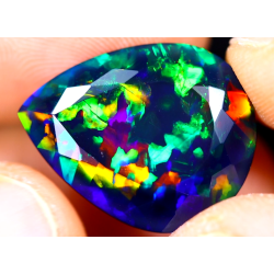 Opale Ethiopienne facettée TOP GRADE 11.15carats