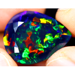 Opale Ethiopienne facettée TOP GRADE 11.15carats