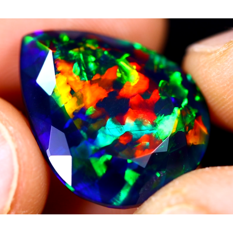 Opale Ethiopienne facettée TOP GRADE 11.15carats