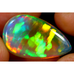Opale éthiopienne rainbow crystal 9.32 carats