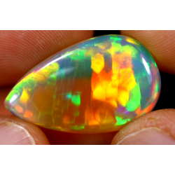 Opale éthiopienne rainbow crystal 9.32 carats