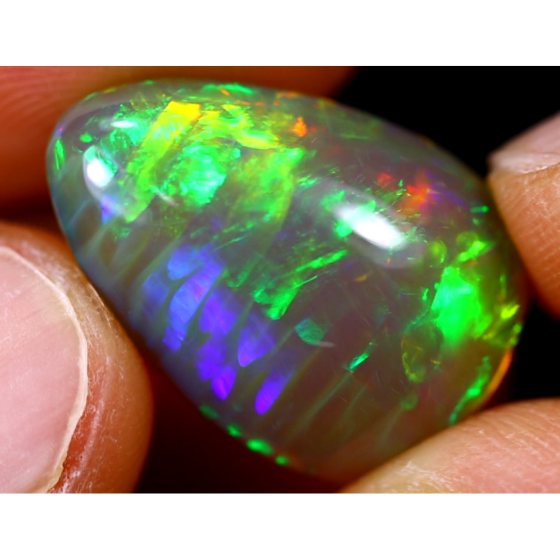 Opale éthiopienne 12.95 carats TOP GRADE