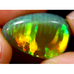 Opale éthiopienne 12.95 carats TOP GRADE