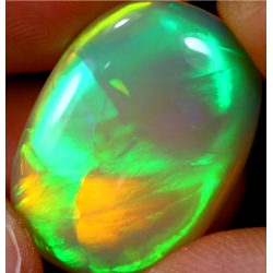 Opale éthiopienne 15.25 carats TOP GRADE