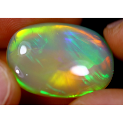 Opale éthiopienne 15.25 carats TOP GRADE