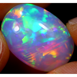Opale éthiopienne 14.55 carats TOP GRADE