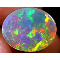 Opale éthiopienne 10.85 carats TOP GRADE