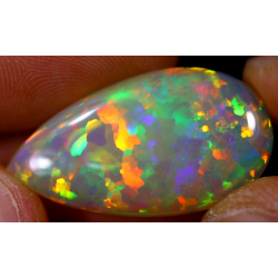 Opale éthiopienne rainbow crystal 11.20 carats TOP GRADE
