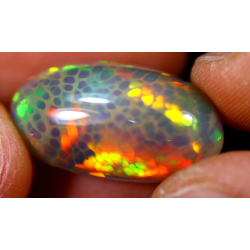 Opale éthiopienne 16.75 carats TOP GRADE