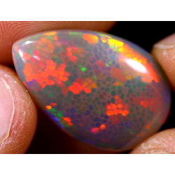Opale éthiopienne 11.85 carats TOP GRADE